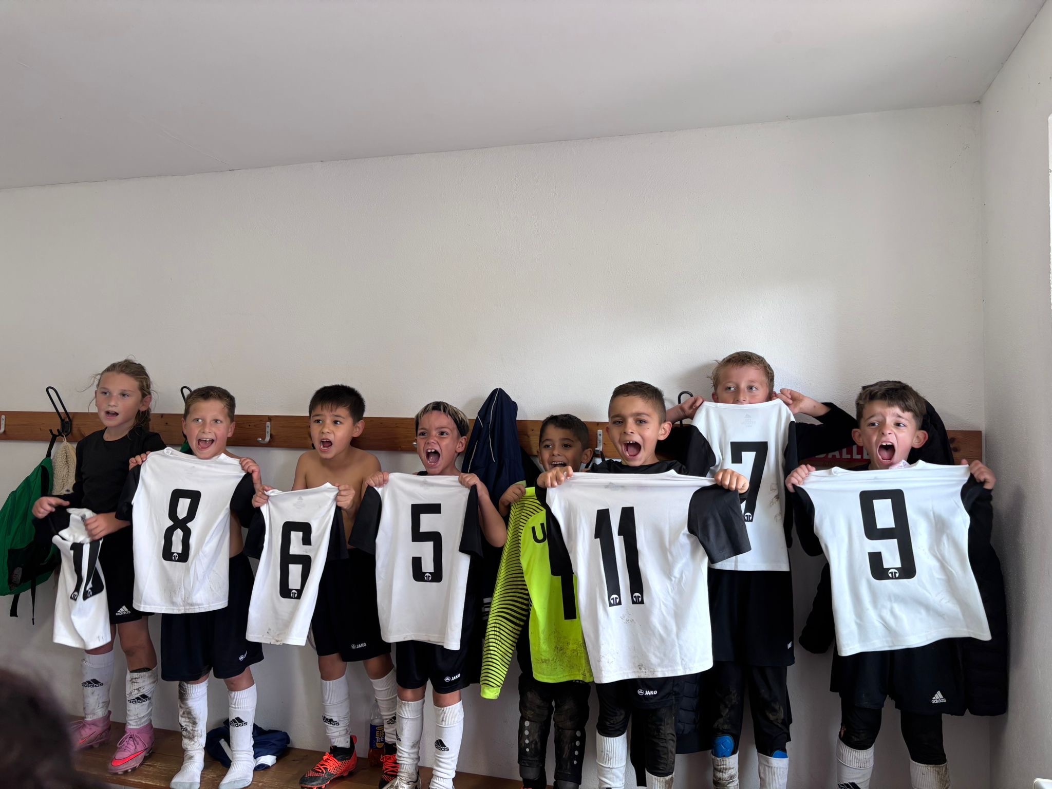 U9 SC Neunkirchen Jubel in der Kabine