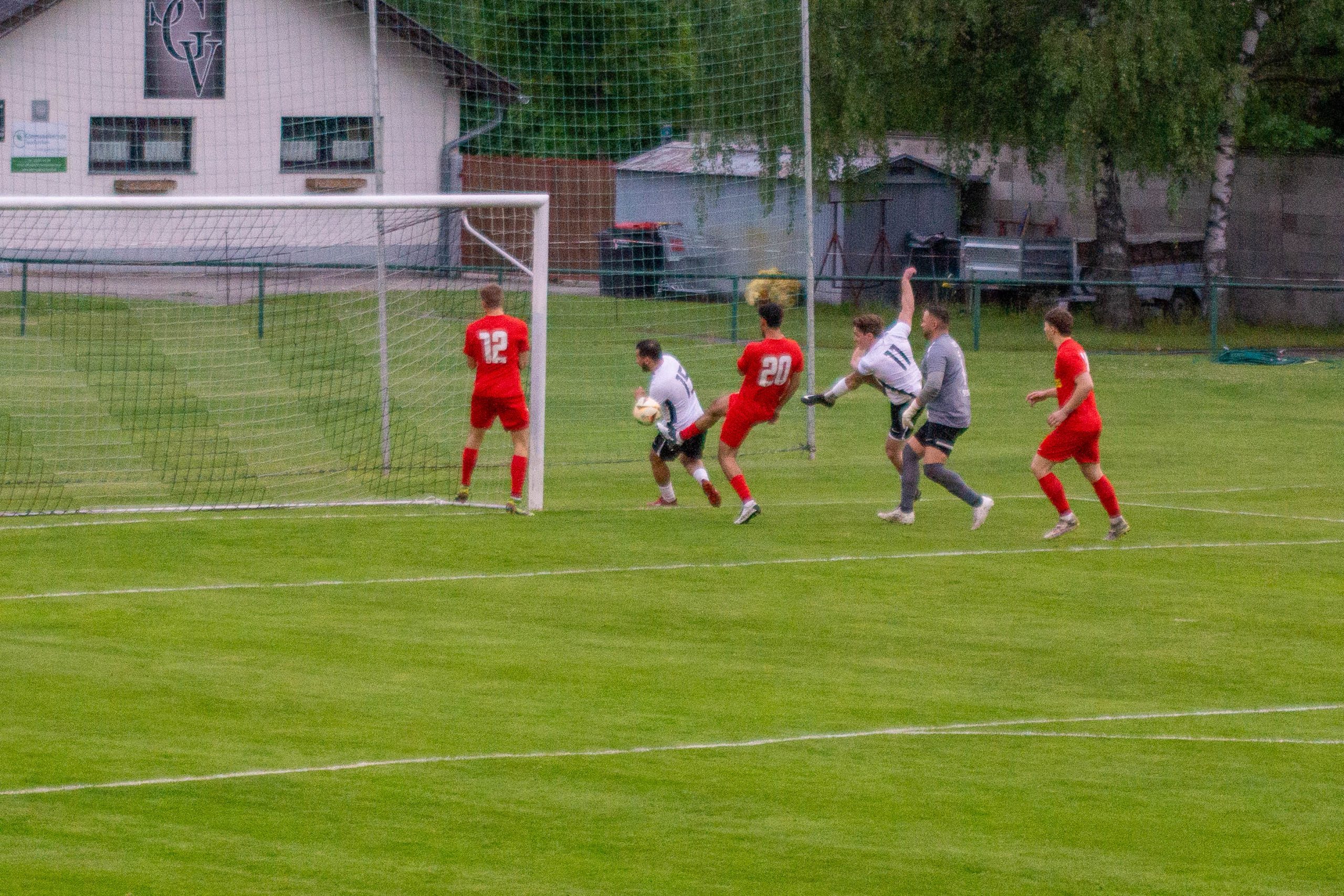 Treffer zum 1:0 zwischen SC Neunkirchen und Ternitz durch Timo Etlinger