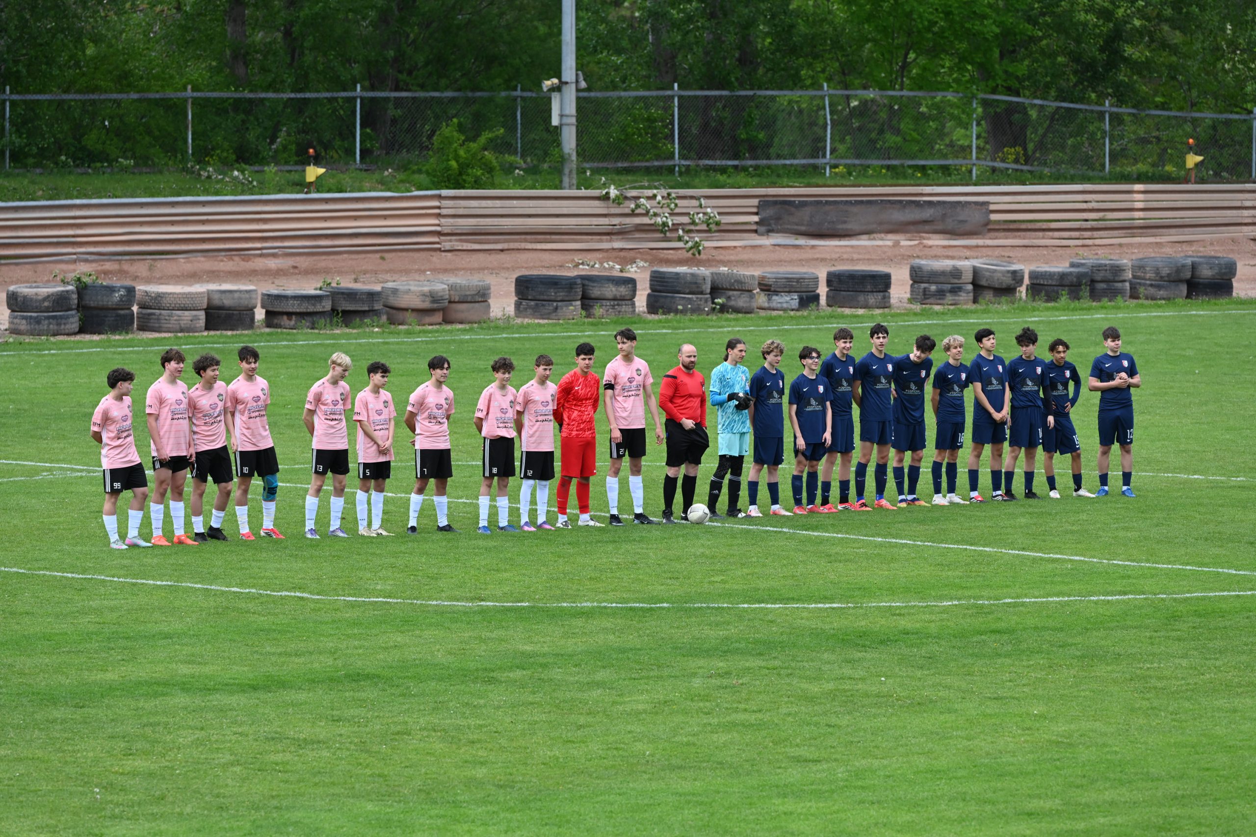 Die U16 der SPG Natschbach-Loipersbach-Ternitz beim Heimspiel gegen Pfaffstätten in Loipersbach.